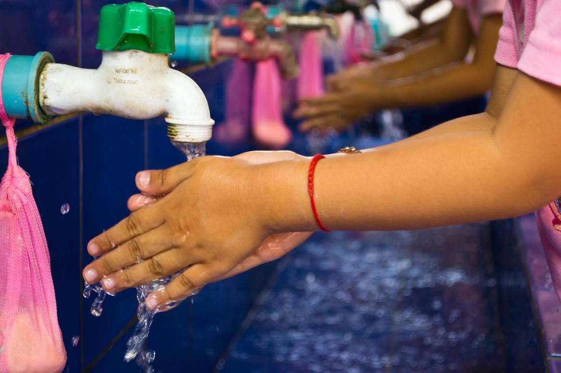 Children wash hands in Bangladesh