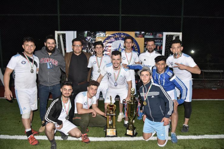 soccer players posing for a group picture