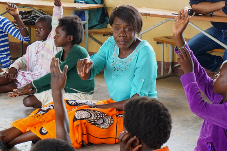 Students participating in a TaRL activity in Africa
