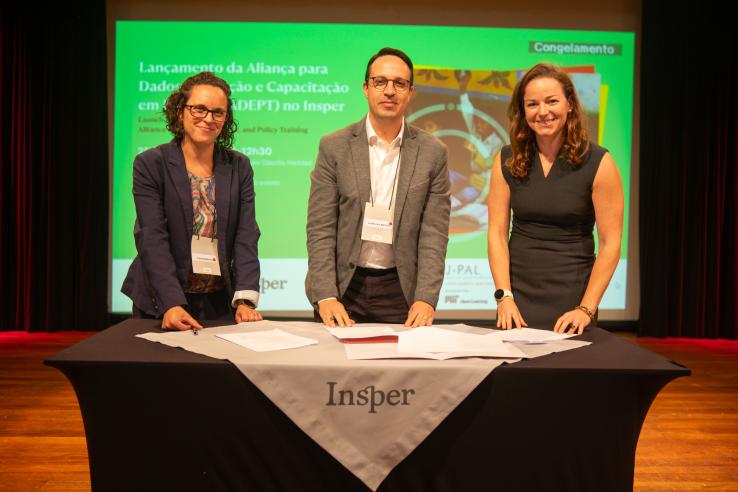 J-PAL, Insper and LAC leadership signing a partnership agreement