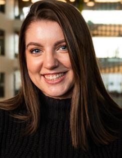 Headshot of Laurie King