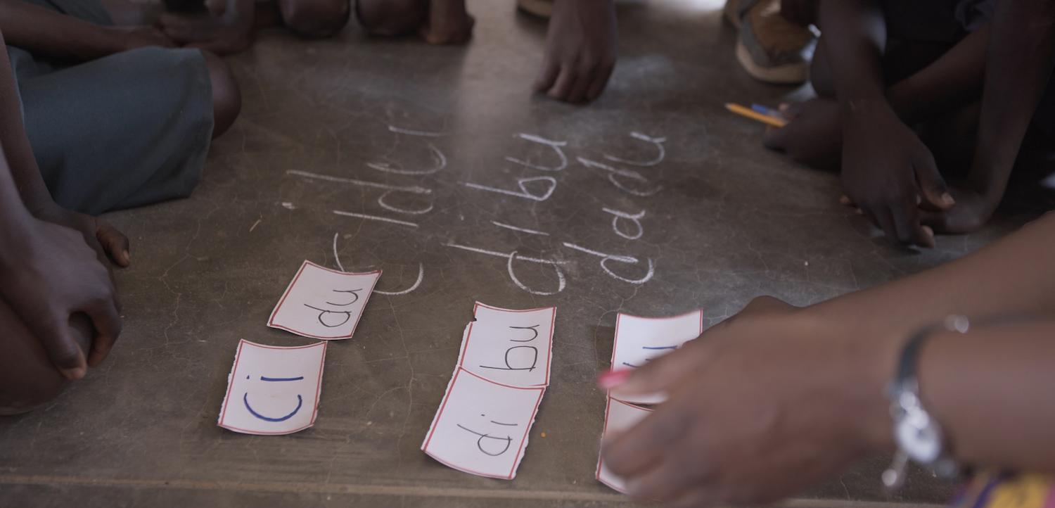 A Teaching at the Right Level reading activity in Zambia. Photo: Anton Scholtz | J-PAL
