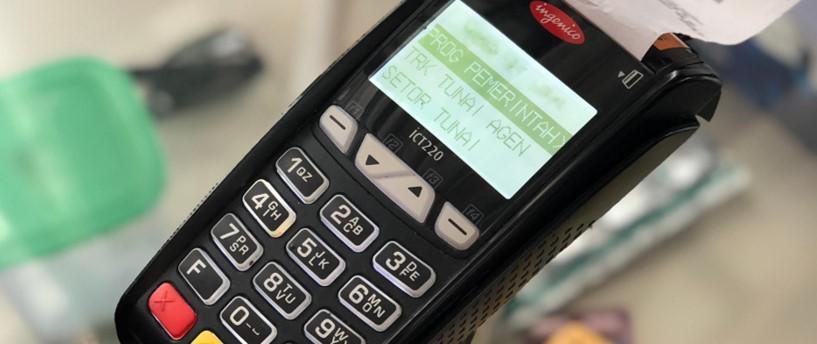 A close-up picture of a card reader