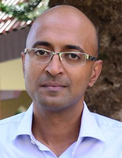 Murugan Vasudevan Headshot