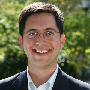 Headshot of Matthew Notowidigdo