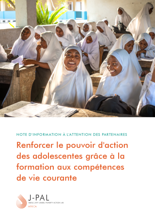 Renforcer le Pouvoir d'Action des Adolescentes Grâce à la Formation aux Compétences de Vie Courante
