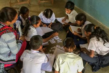 TaRL activities taking place in a classroom in Gujarat, India